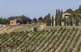 Farm with vineyard and cellar
for sale in Tuscany for 6,900,000 €