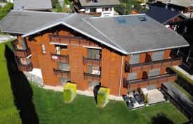 Duplex flat with 2 bedrooms on the top floor in the centre of Morzine, France for 445,000 €