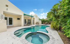 Comfortable villa with a backyard, a swimming pool, a terrace and a garage, Coral Gables, USA for $809,000
