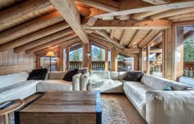 Traditional chalet with an elevator, a hamam and a garage at 40 meters from the ski slopes, Courchevel, France for 6,314,000 €