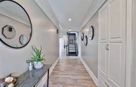 Townhome – Nelson Street, Toronto, Ontario,  Canada for C$1,438,000