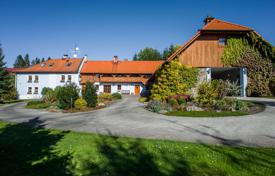 Homestead for sale with the possibility of opening a boarding house, Lipno, Cesky Krumlov for 880,000 €