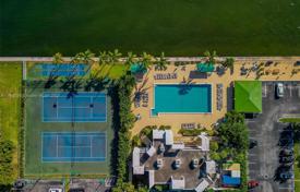 Condo – Hallandale Beach, Florida, USA for $260,000