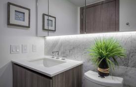 Apartment – Bathurst Street, Toronto, Ontario,  Canada for C$772,000