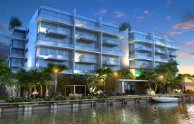 Elegant apartments with terraces and views of the canal and the city in a residence with a pool, lounges and a marina, Bay Harbor Islands for 1,571,000 €