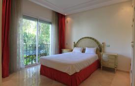 Apartment for sale in Marbella — Puerto Banus for 2,750,000 €
