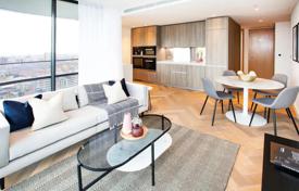Luxury apartment close to an underground station, in the City of London, UK for £1,057,000