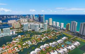 Three-level furnished apartment with a private garage in Sunny Isles Beach, Florida, USA for $1,595,000
