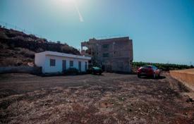 Huge plot of land in Barrio Ricasa, Adeje, Spain for 1,500,000 €