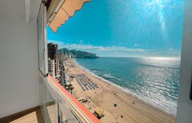 Sunny apartment on the first line from the sea in Benidorm, Alicante, Spain for 389,000 €