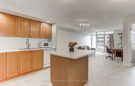 Apartment – Dundas Street West, Toronto, Ontario,  Canada for C$728,000