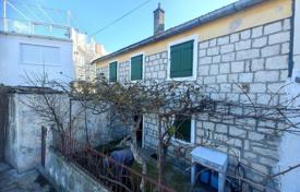 For sale, Trogir, Čiovo, semi-detached house, terrace, near the sea for 175,000 €