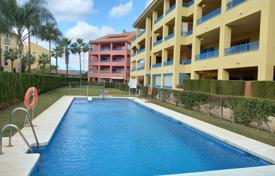 South-east facing second floor 3 bedroom apartment in Guadalmarina with communal pool for 373,000 €