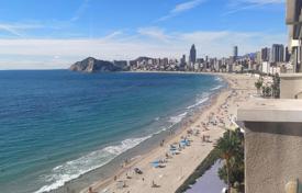 Apartment on the first line of the Poniente beach in Benidorm for 418,000 €