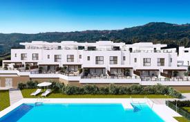 Townhouses directly on the golf course in a gated residence, Mijas, Spain for 615,000 €