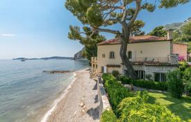 Villa with a panoramic view of the sea and a direct access to the beach, Eze, France for 6,100 € per week