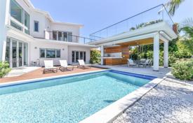 Luxury waterfront villa with a pool, a gazebo, a terrace and an ocean view, Miami Beach, USA for $4,500,000