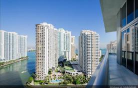 Furnished snow-white apartment with ocean views in Miami, Florida, USA for $999,000
