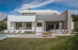 Villa for sale in El Paraiso, Estepona for 2,595,000 €
