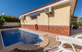 Furnished villa with a pool in Santa Cruz de Tenerife, Canary Islands, Spain for 349,000 €