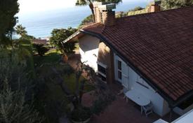 Villa with a guest house 300 meters from the sea, Ospedaletti, Liguria, Italy for 6,600 € per week
