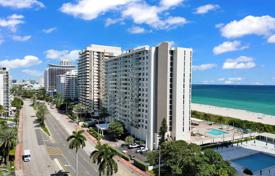 Condo – Collins Avenue, Miami, Florida,  USA for $450,000