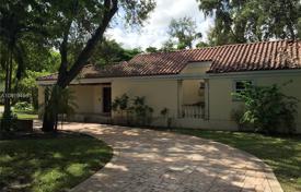 Comfortable villa with a pool, a jacuzzi, a covered patio and a terrace, Coral Gables, USA for $1,315,000