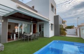 Villa with pool and terrace, in coastal town, Alicante, Spain for 590,000 €
