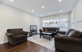 Terraced house – Dufferin Street, Toronto, Ontario,  Canada for C$1,088,000
