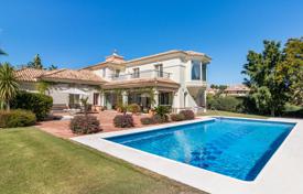 Fantastic 2-storey villa bordering a green zone in Sotogrande Alto for 1,700,000 €