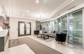 Apartment – Lake Shore Boulevard West, Etobicoke, Toronto,  Ontario,   Canada for C$818,000