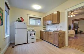 Apartment – Woodbine Avenue, Toronto, Ontario,  Canada for C$2,070,000