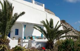 Traditional snow-white villa overlooking the sea on the island of Santorini, Aegean Islands, Greece for 3,300 € per week