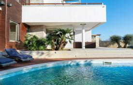 Furnished villa with a swimming pool and a view of the sea, Pula, Croatia for 670,000 €