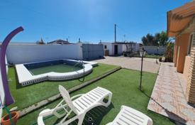 Villa with pool next to the coast for 140,000 €