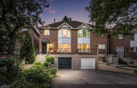 Terraced house – North York, Toronto, Ontario,  Canada for C$1,891,000