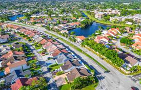 Townhome – West End, Miami, Florida,  USA for $660,000