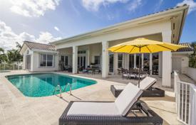 Spacious villa with a pool, a garage, a terrace and a bay view, Coral Gables, USA for $3,090,000