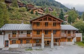 Spacious chalet with a sauna, a jacuzzi and picturesque views, Tignes, France for 3,000,000 €