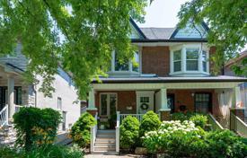 Terraced house – York, Toronto, Ontario,  Canada for C$974,000