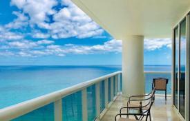 Two-bedroom flat with ocean views in a residence on the first line of the beach, Hallandale Beach, Florida, USA for 670,000 €