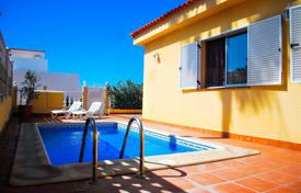 Well-kept villa with a pool in Santa Cruz de Tenerife, Canary Islands, Spain for 343,000 €