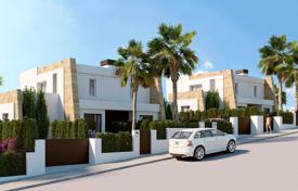 Semi-detached villas with private pool and basement in La Finca Golf for 565,000 €