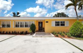 Villa – Pinecrest, Florida, USA for $849,000