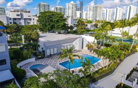 Townhome – Sunny Isles Beach, Florida, USA for $1,650,000
